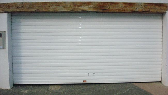 puerta automatica corredera blanca